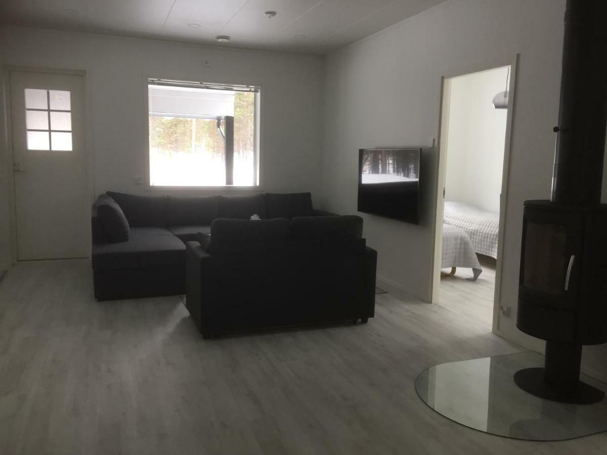 Aurora Apartment อีนารี ภายนอก รูปภาพ